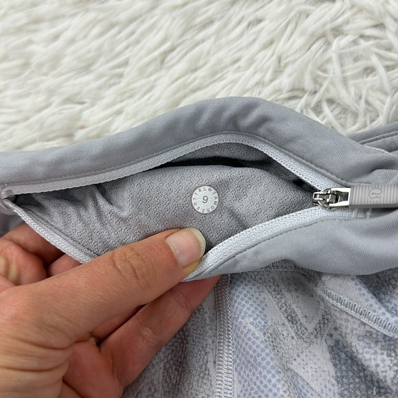 Lululemon Real Quick Short *Perforated 3.5" Jasmine White Multi - Picture 6 of 6